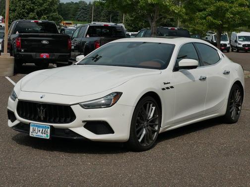 2022 Maserati Ghibli Modena Q4
