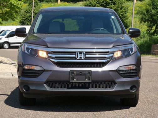 Modern Steel Metallic 2017 Honda Pilot LX