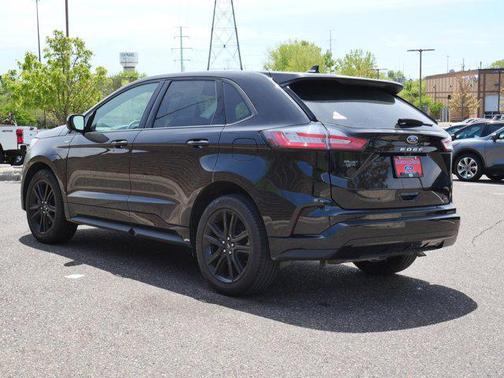 Agate Black Metallic 2023 Ford Edge ST Line