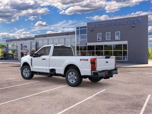 Oxford White 2026 Ford F-350 XLT