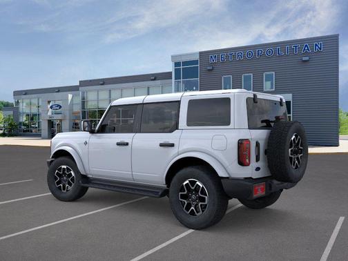 Oxford White 2026 Ford Bronco Outer Banks