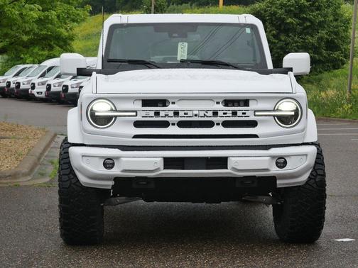 Oxford White 2026 Ford Bronco Outer Banks