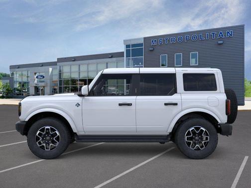 Oxford White 2026 Ford Bronco Outer Banks