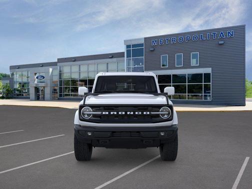 Oxford White 2026 Ford Bronco Outer Banks