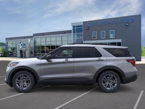 Carbonized Gray Metallic 2026 Ford Explorer Active