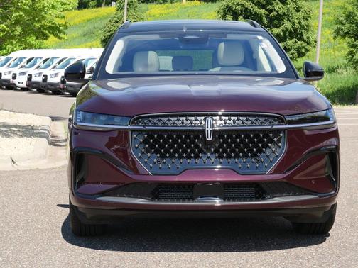 Diamond Red Metallic Tinted Clearcoat 2025 Lincoln Nautilus Black Label