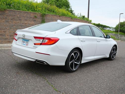 Platinum White Pearl 2018 Honda Accord Sport