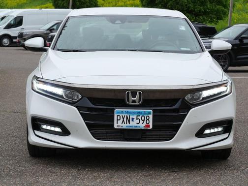 Platinum White Pearl 2018 Honda Accord Sport