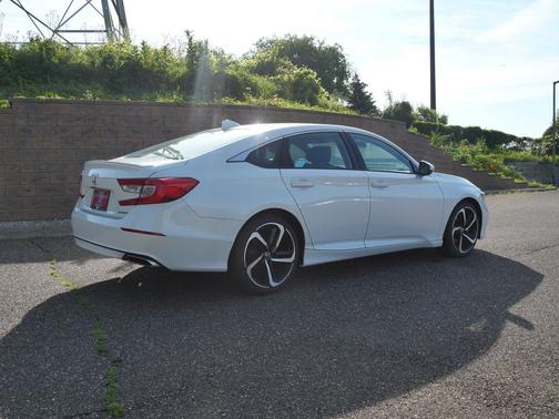 Platinum White Pearl 2018 Honda Accord Sport