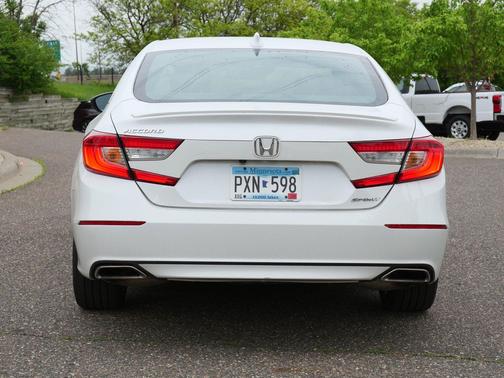 Platinum White Pearl 2018 Honda Accord Sport