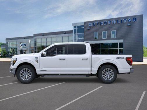 Star White Metallic Tri-Coat 2026 Ford F-150 Lariat