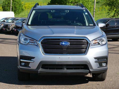 Ice Silver Metallic 2022 Subaru Ascent Limited 8-Passenger