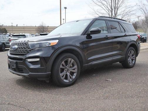 Agate Black Metallic 2022 Ford Explorer XLT