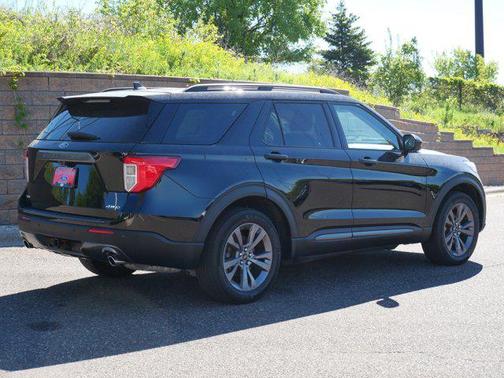 Agate Black Metallic 2022 Ford Explorer XLT
