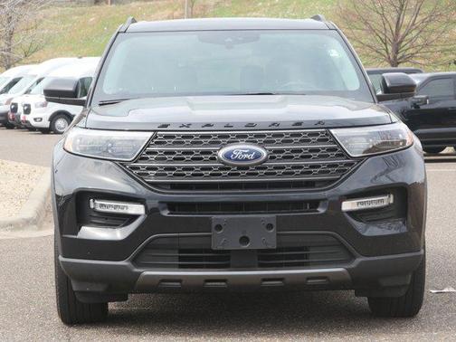 Agate Black Metallic 2022 Ford Explorer XLT