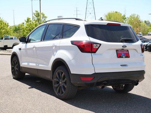 Oxford White 2019 Ford Escape SE