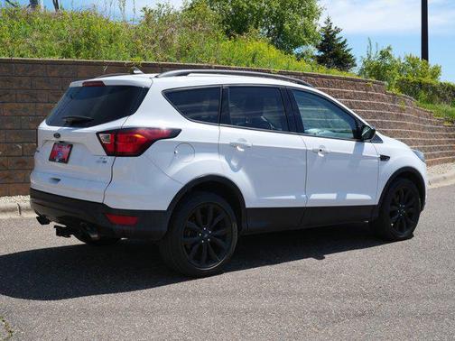 Oxford White 2019 Ford Escape SE