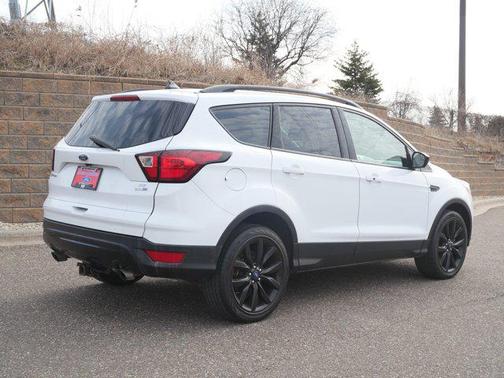 Oxford White 2019 Ford Escape SE