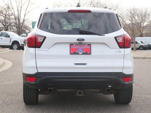 Oxford White 2019 Ford Escape SE