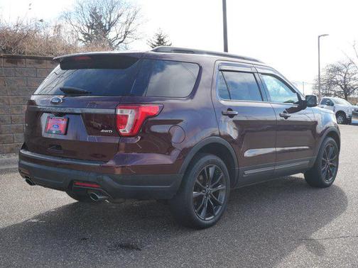 Burgundy Velvet Metallic Tinted Clearcoat 2018 Ford Explorer XLT