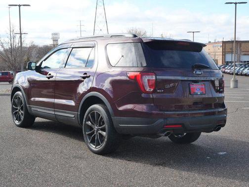 Burgundy Velvet Metallic Tinted Clearcoat 2018 Ford Explorer XLT