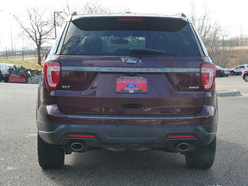Burgundy Velvet Metallic Tinted Clearcoat 2018 Ford Explorer XLT