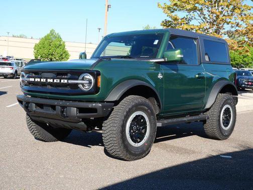 Eruption Green Metallic 2023 Ford Bronco Outer Banks