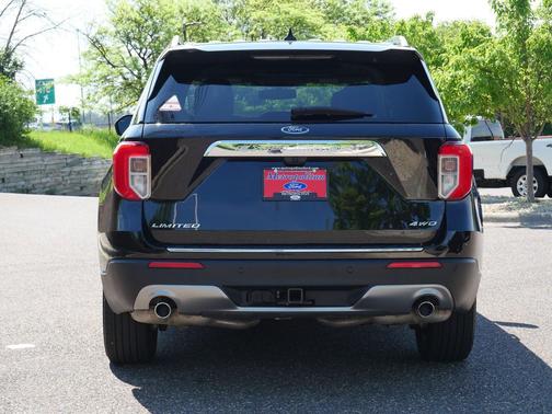 Agate Black Metallic 2023 Ford Explorer Limited