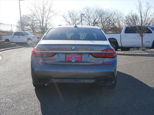 2016 BMW 750 i xDrive