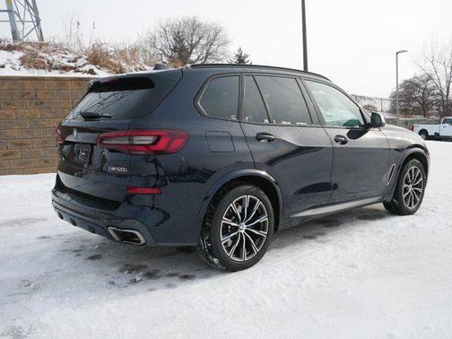 2022 BMW X5 M50i
