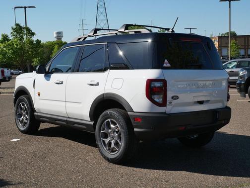 Oxford White 2023 Ford Bronco Sport Badlands