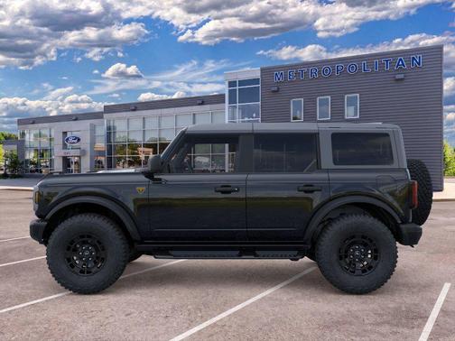 Shadow Black 2026 Ford Bronco Badlands