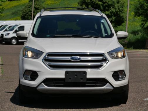 White Platinum Metallic Tri-Coat 2017 Ford Escape Titanium