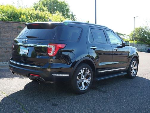 Agate Black Metallic 2019 Ford Explorer Limited