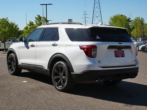 Star White Metallic Tri-Coat 2023 Ford Explorer ST