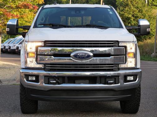 Oxford White 2019 Ford F-350 Lariat