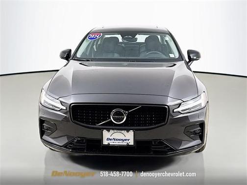 2024 Volvo S60 B5 Ultimate Dark Theme
