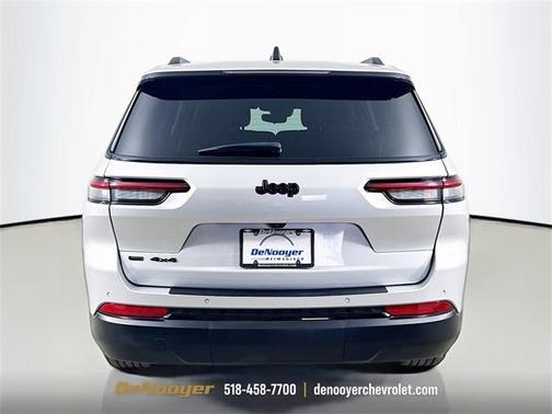 2022 Jeep Grand Cherokee L Laredo