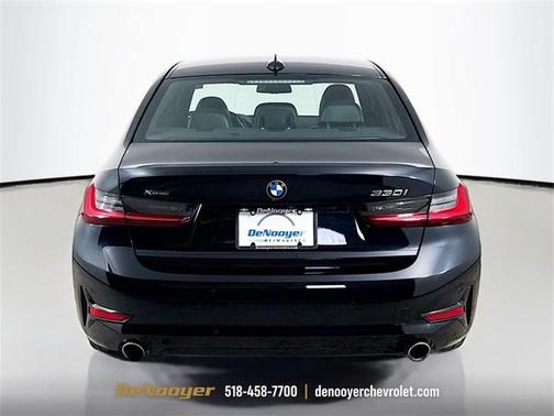 2022 BMW 330 i xDrive