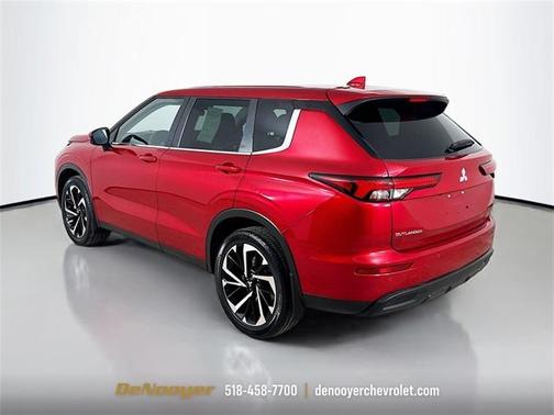 2022 Mitsubishi Outlander ES