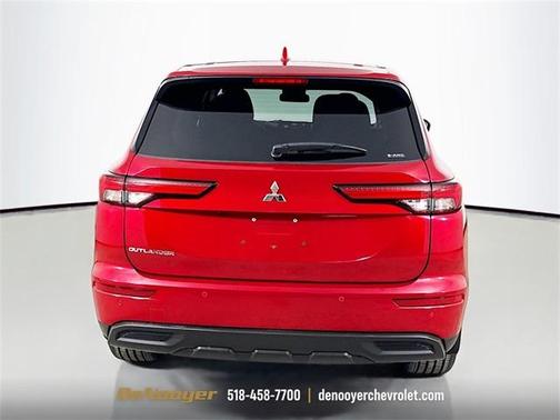 2022 Mitsubishi Outlander ES