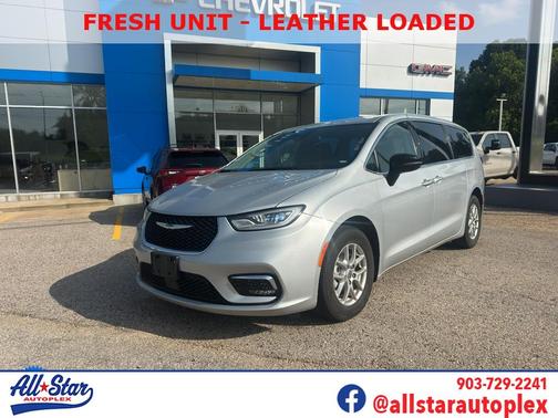 Bright White Clearcoat 2024 Chrysler Pacifica Touring L