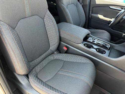 Platinum White Pearl 2026 Honda Pilot Sport