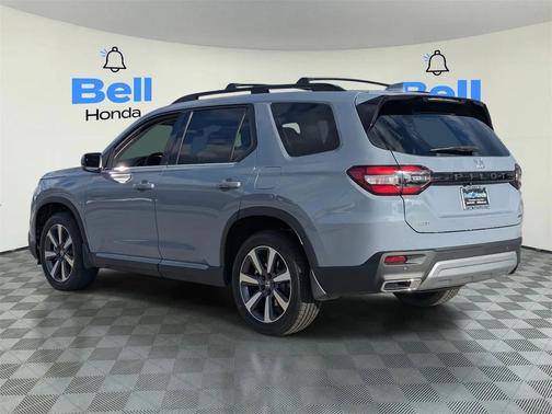 2025 Honda Pilot Touring 8-Passenger