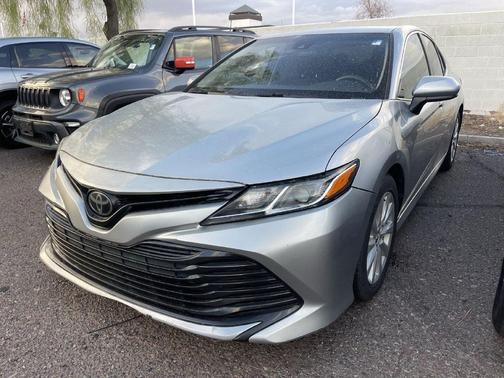 Celestial Silver Metallic 2018 Toyota Camry LE