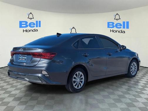 2022 Kia Forte FE