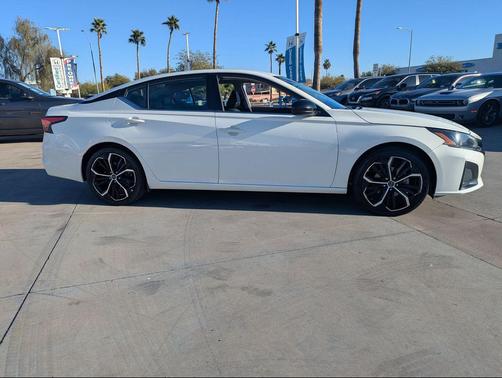 2024 Nissan Altima SR FWD