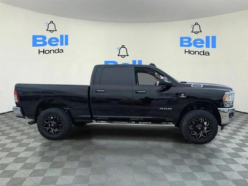 2019 RAM 2500 Big Horn Crew Cab 4x4 6'4' Box