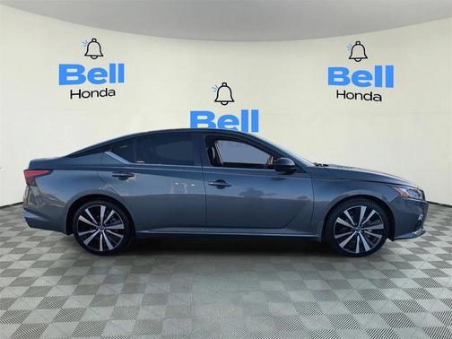 2022 Nissan Altima SR FWD