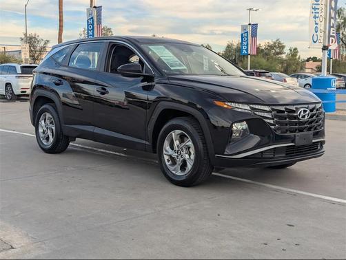 2023 Hyundai TUCSON SE